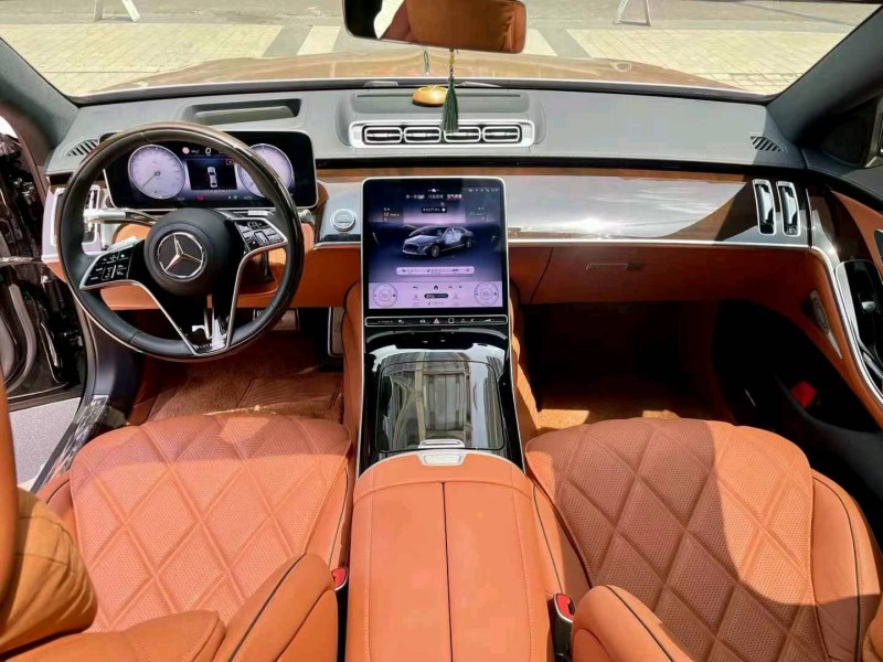 徐州24年奔驰迈巴赫S级4