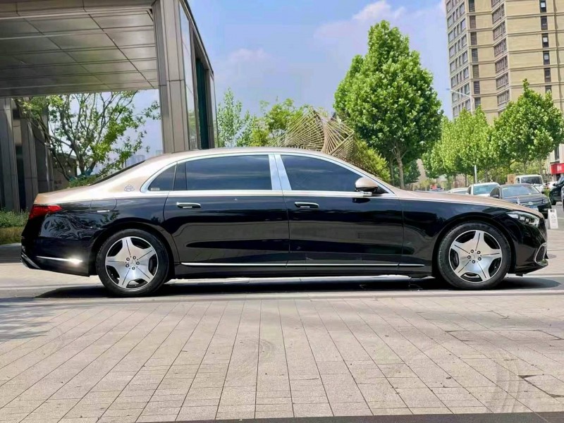 徐州24年奔驰迈巴赫S级8