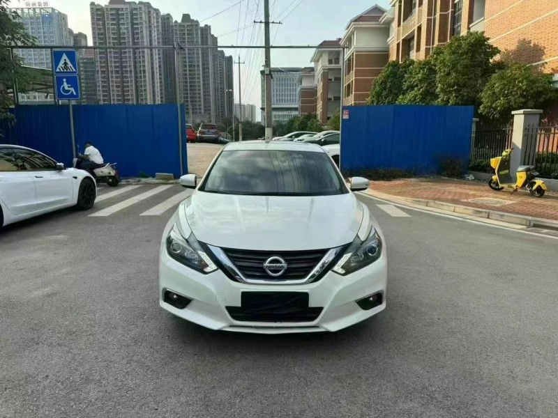 南寧18年日產天籟1