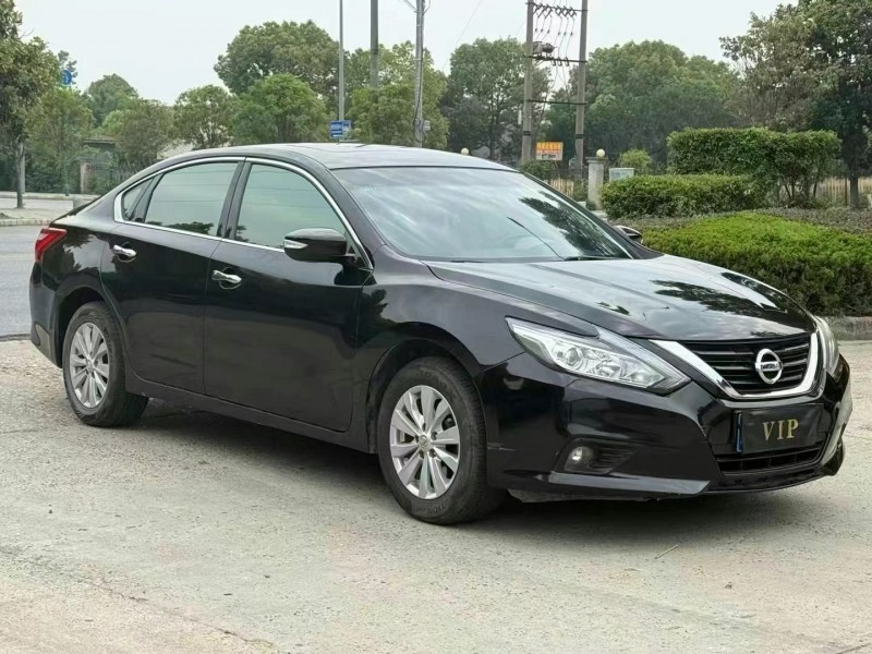 襄陽20年日產天籟2