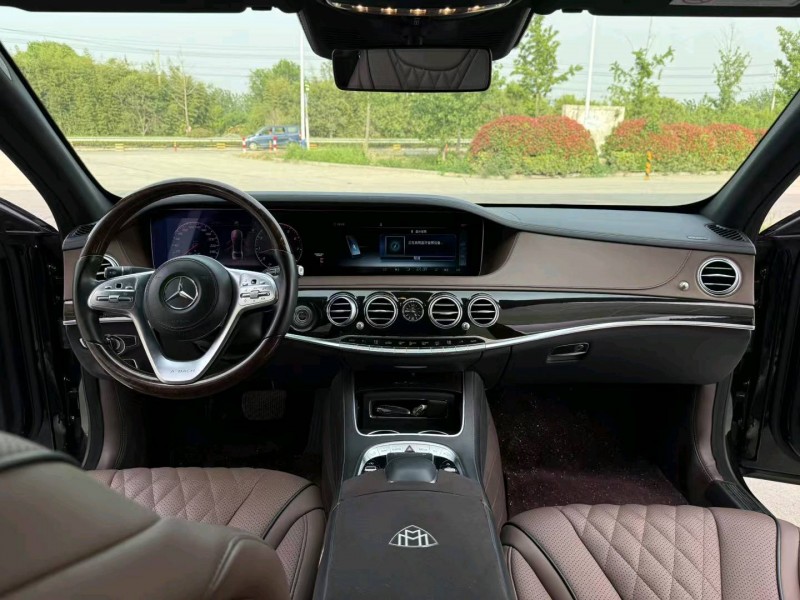 徐州18年奔驰迈巴赫S级5