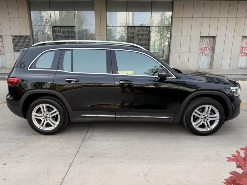 济宁22年奔驰GLB7