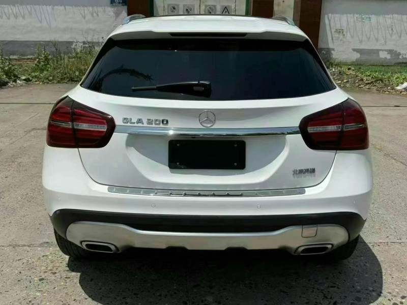 宜昌19年奔馳GLA7