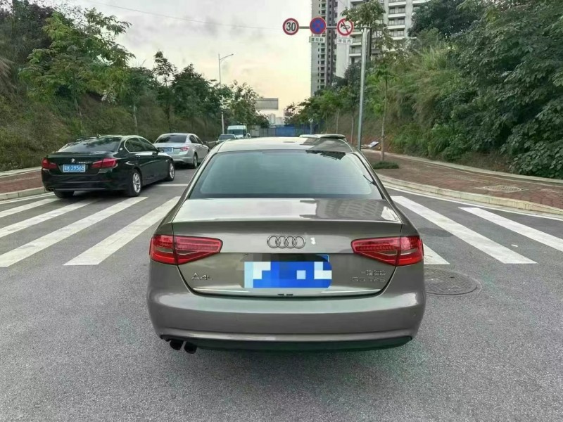 南寧13年奧迪A4L8