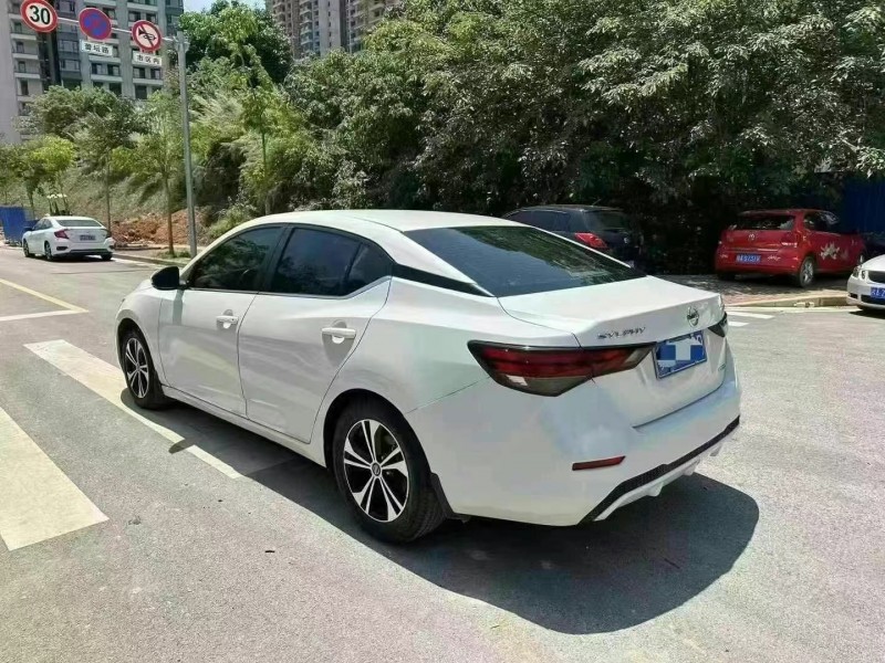 南寧20年日產軒逸7