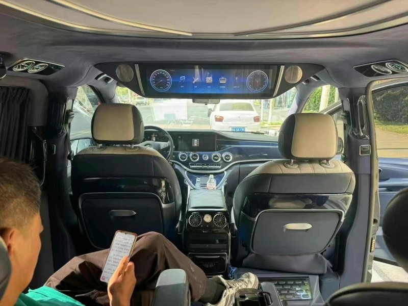 广州22年奔驰威霆5