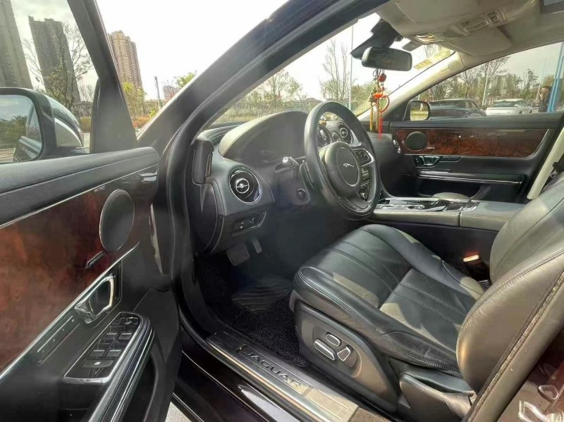 東莞15年捷豹XJL5