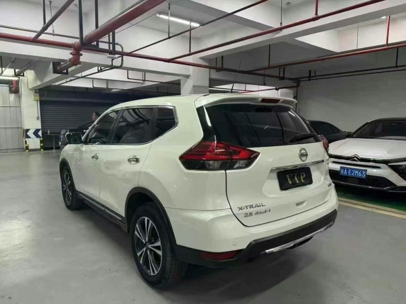 成都21年日產奇駿7