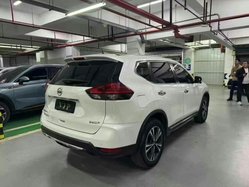成都21年日產奇駿9