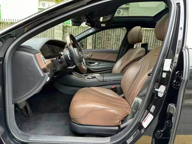 广州18年奔驰迈巴赫S级4