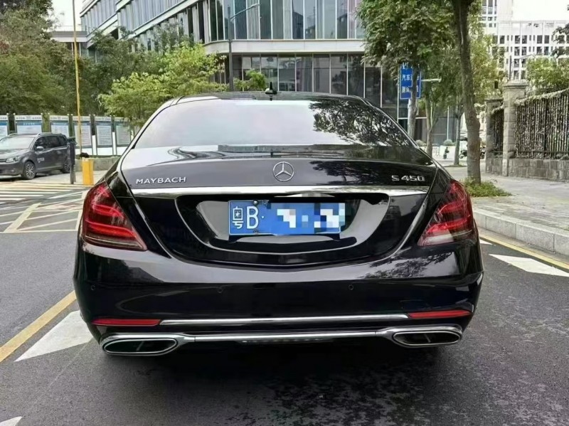 广州18年奔驰迈巴赫S级9