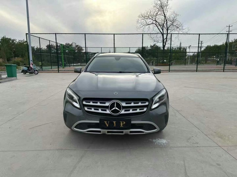徐州18年奔驰GLA1