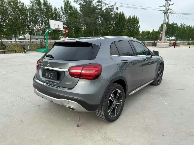 徐州18年奔驰GLA8