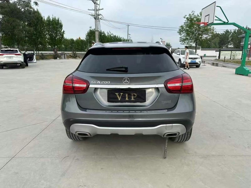 徐州18年奔驰GLA9