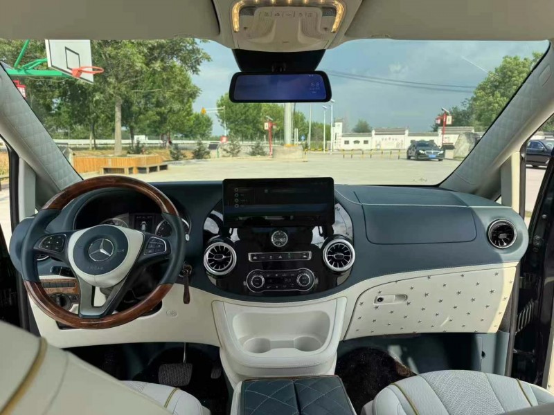 徐州23年奔驰威霆5