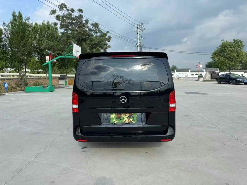 徐州23年奔驰威霆9