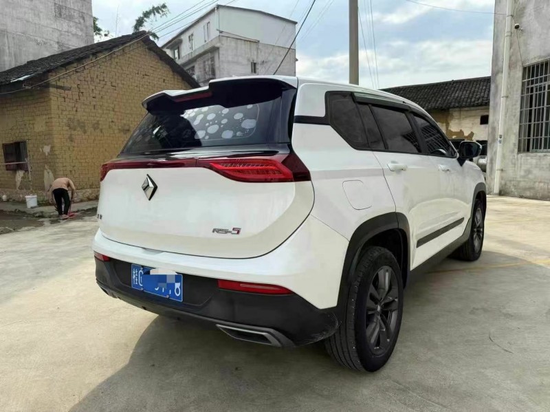 欽州20年寶駿RS57