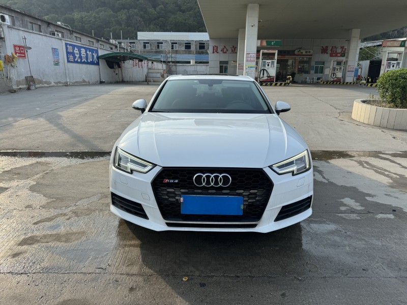 潮州17年奧迪A4L1