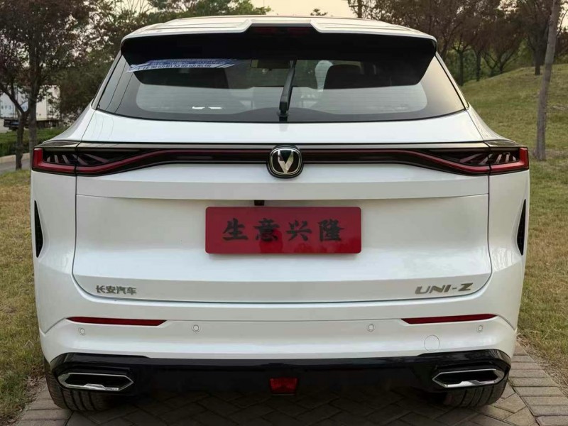 鄭州25年長安汽車UNI9