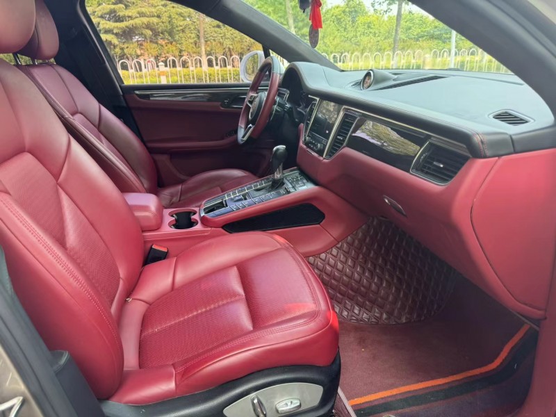 青島17年保時捷Macan8