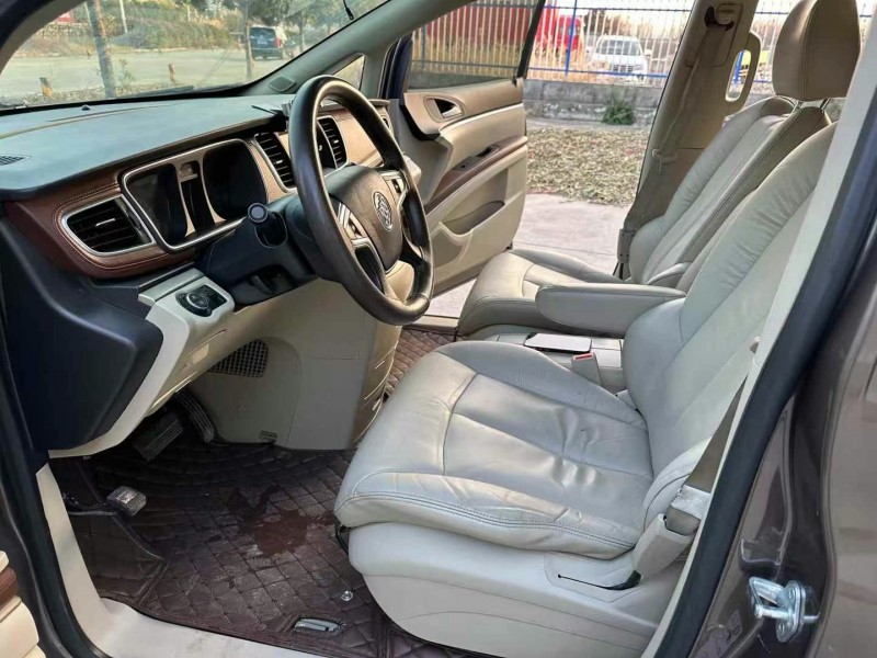 徐州16年别克GL84