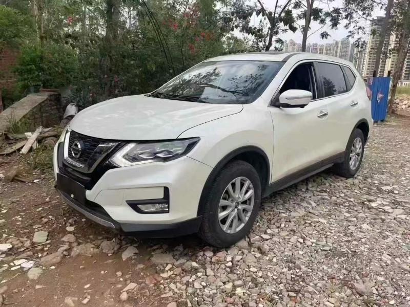 柳州22年日產奇駿2