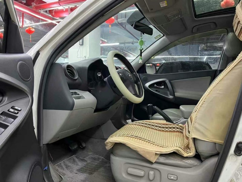 深圳10年豐田RAV4榮放4