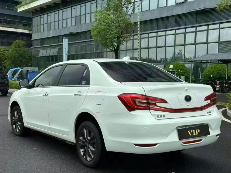 东莞18年比亚迪秦8