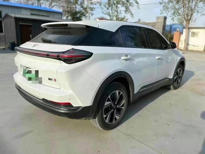 濟寧23年哪吒U7
