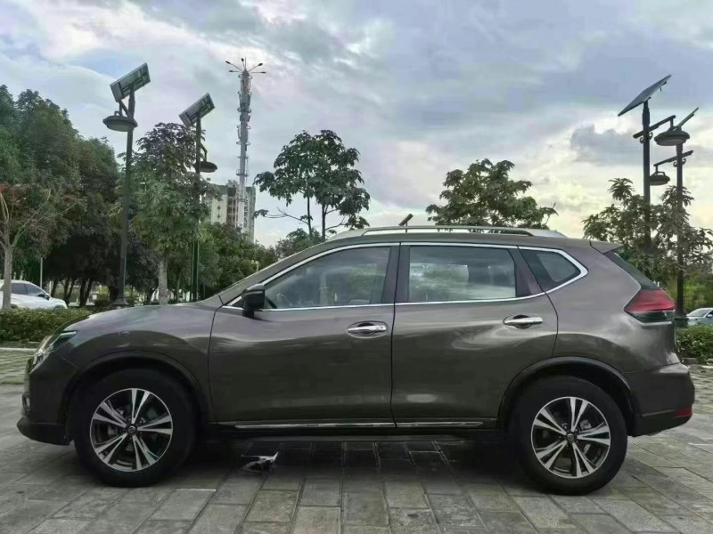 昆明20年日產奇駿3