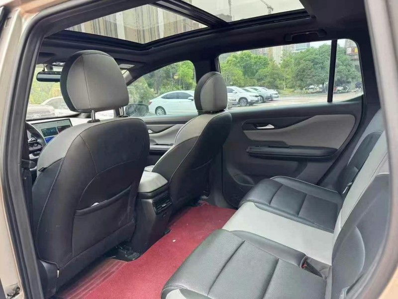 襄陽22年合創汽車Z033