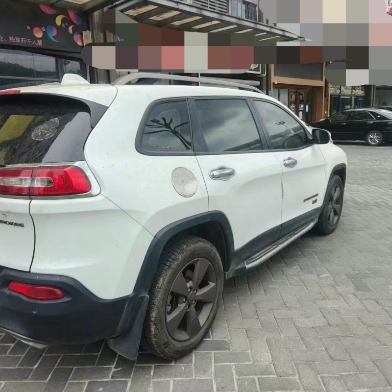 蘭州17年Jeep自由光8
