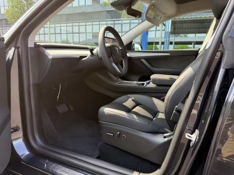 東莞25年特斯拉MODEL Y5