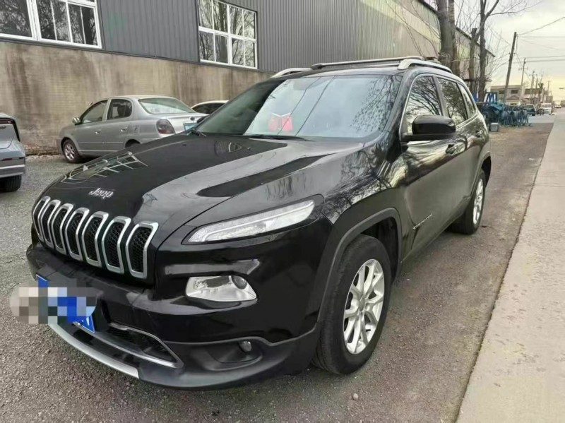 唐山18年Jeep自由光2