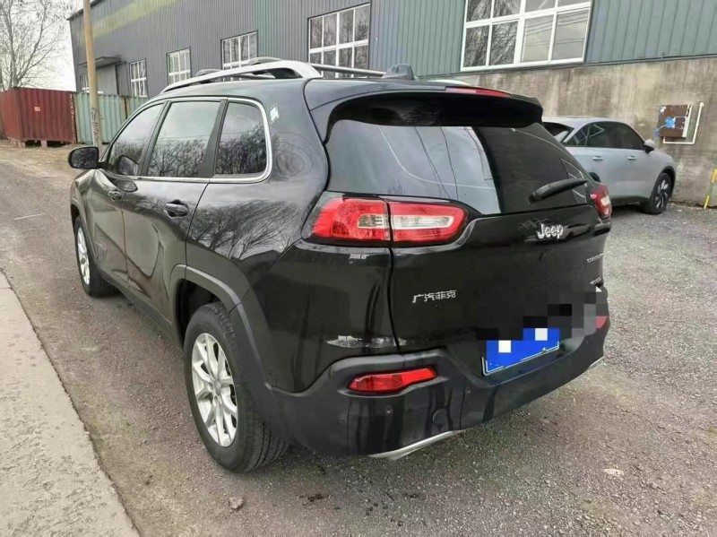 唐山18年Jeep自由光7