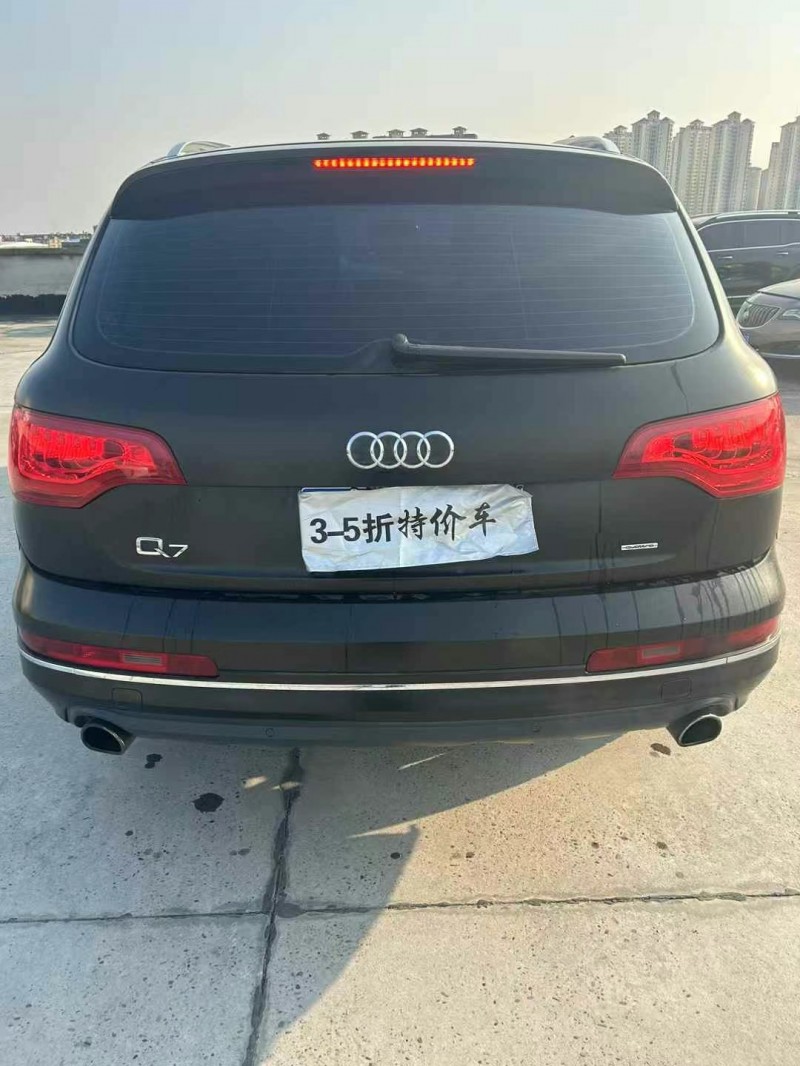 襄陽15年奧迪Q76
