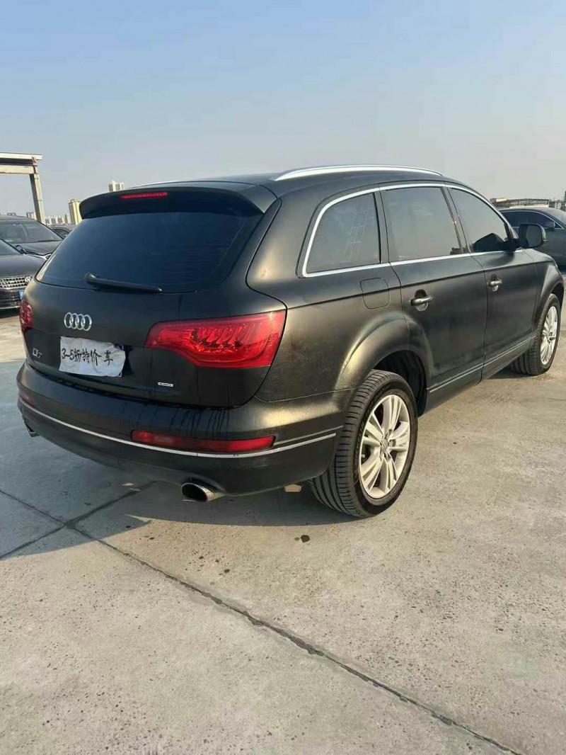 襄陽15年奧迪Q78