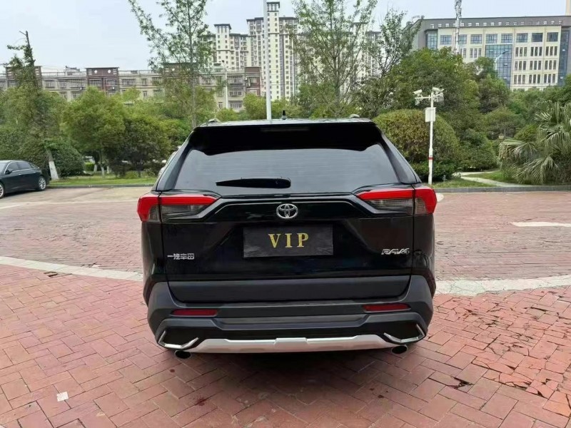 鄂州21年豐田RAV4榮放9