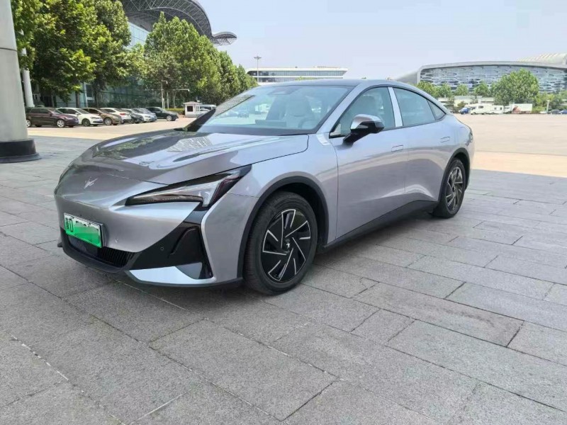 石家莊25年極狐汽車阿爾法2