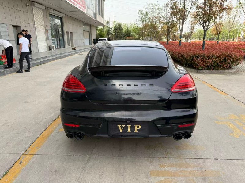 濟寧12年保時捷帕拉梅拉9