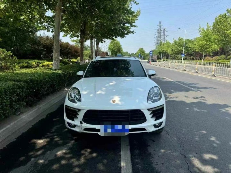 東營17年保時捷Macan1