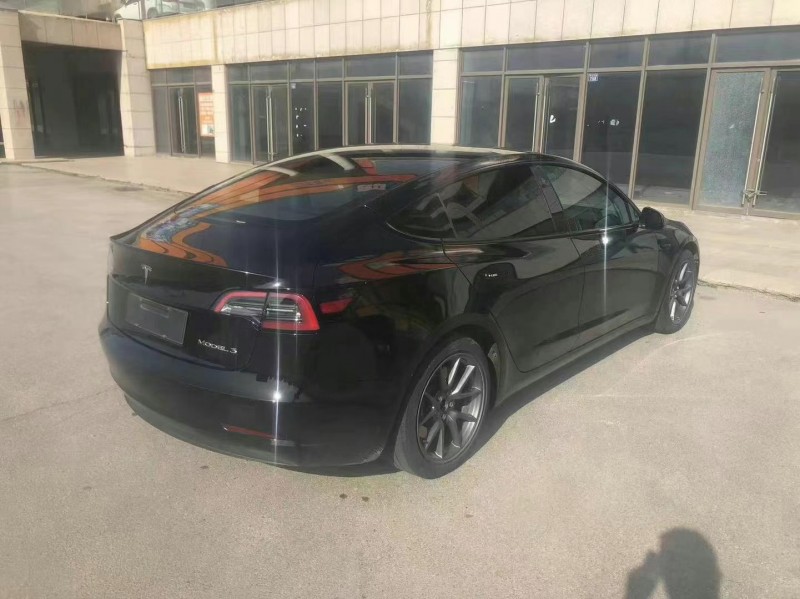 青島23年特斯拉MODEL 37