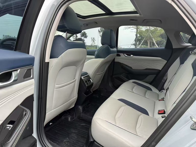 汕頭23年吉利星瑞5