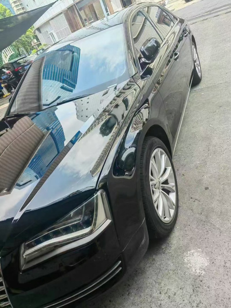 上海14年奧迪A8L2