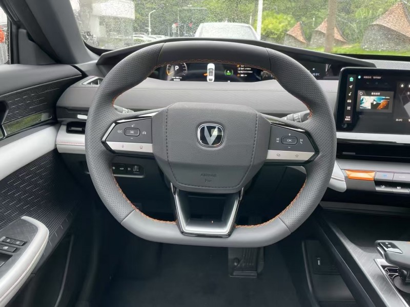 廣州25年長安汽車UNI7