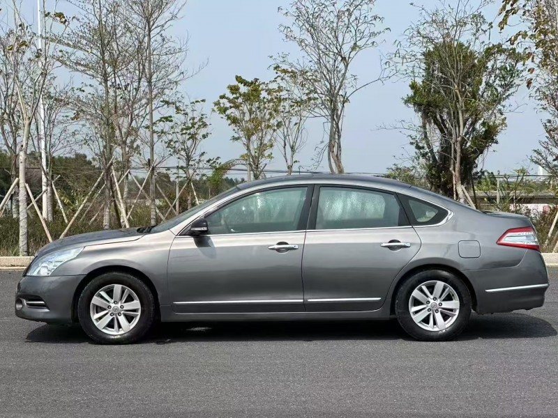 汕頭13年日產天籟3