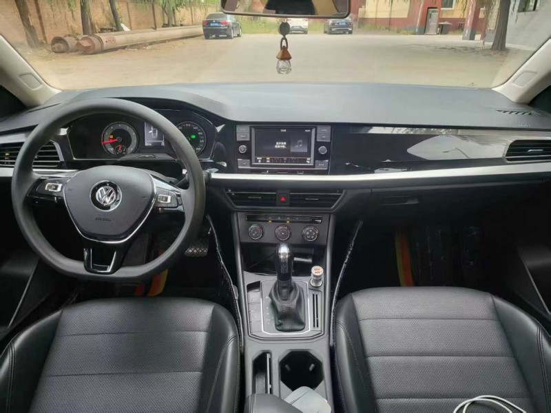 保定19年大众朗逸8