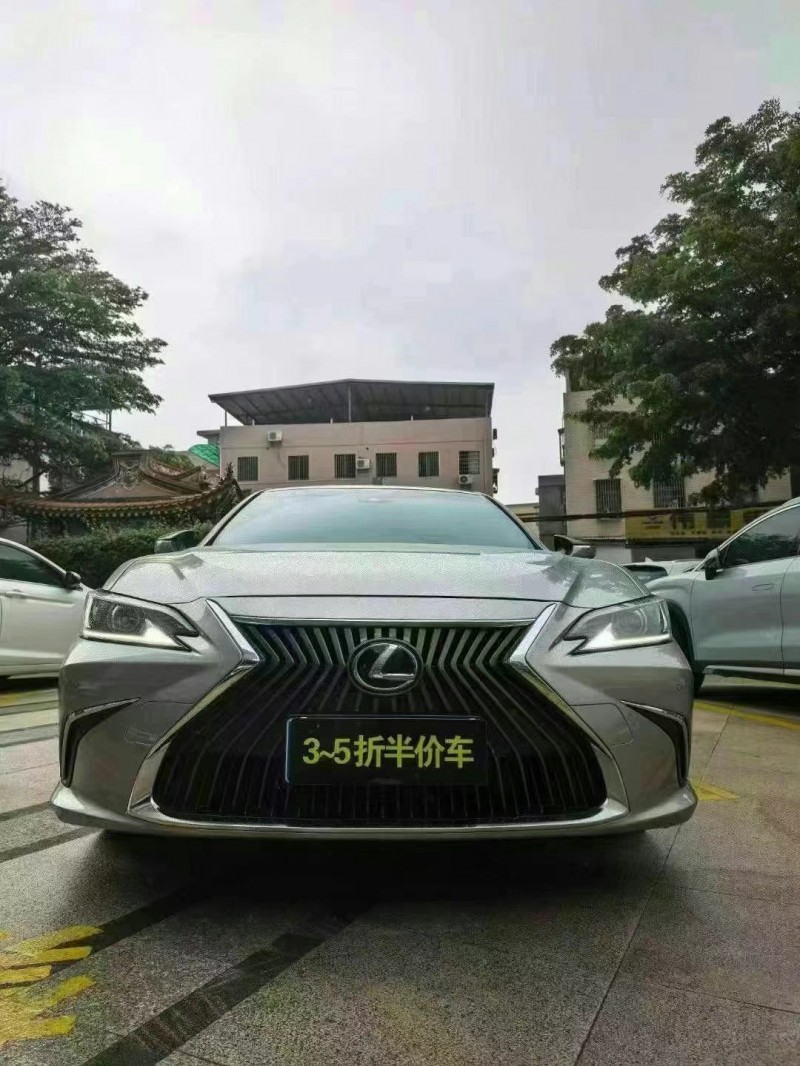 龍巖21年雷克薩斯ES1