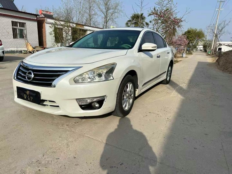 徐州15年日產天籟3