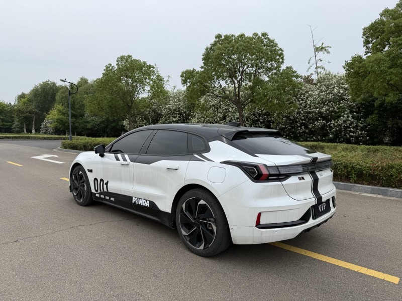 鹽城23年極氪汽車0018